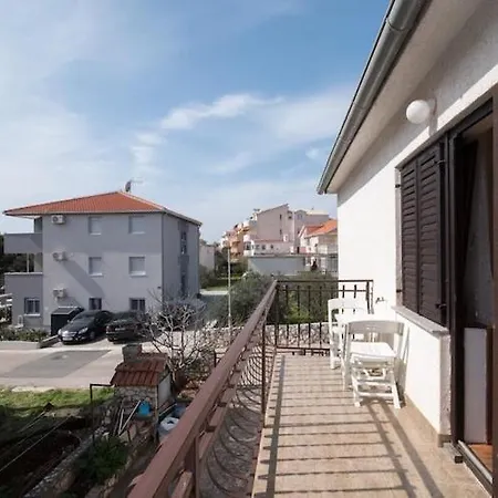 Апартаменты Fidelis - One Bedroom With Terrace And Garden View 1