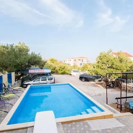 Fidelis - One Bedroom With Terrace And Garden View 1 Апартаменты Трогир