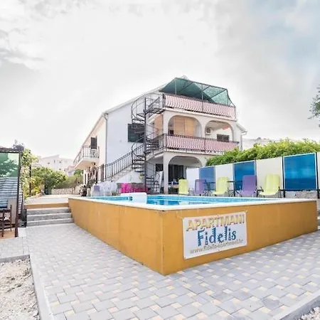 Апартаменты Fidelis - One Bedroom With Terrace And Garden View 1