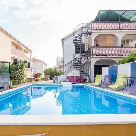 Apartment Fidelis - One Bedroom With Terrace And Garden View 1